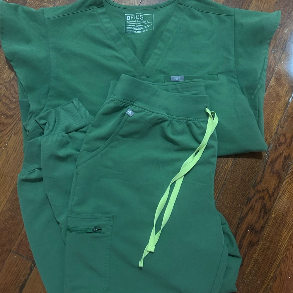 Figs Green Scrub Set - Jogger bottoms and V-neck frilly sleeve top
